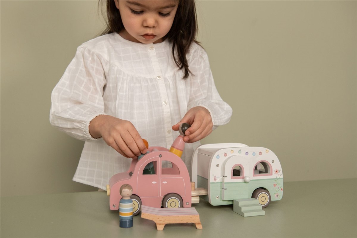 COCHE Y CARAVANA LITTLE DUTCH